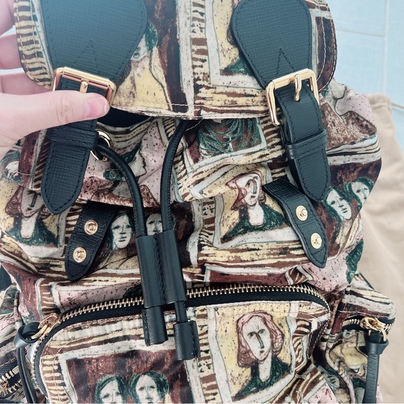 EUC RARE Burberry Rucksack Framed Head Print Backpack Medium - Picture 11 of 14